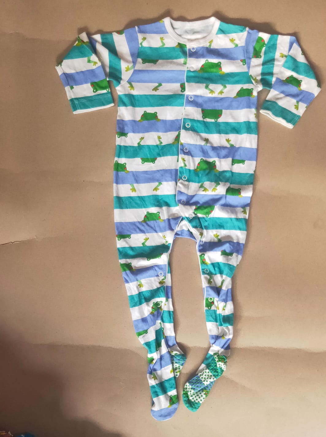Green frogs 🐸🐸 with shoes (snap button)Baby high quality jumpsuit