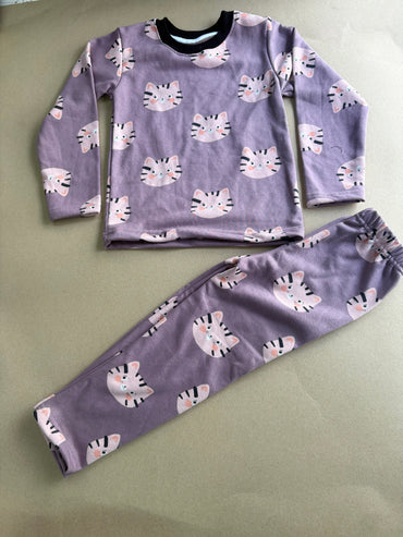 Lavender Cat 😺-Premium winter wear LoopKnit