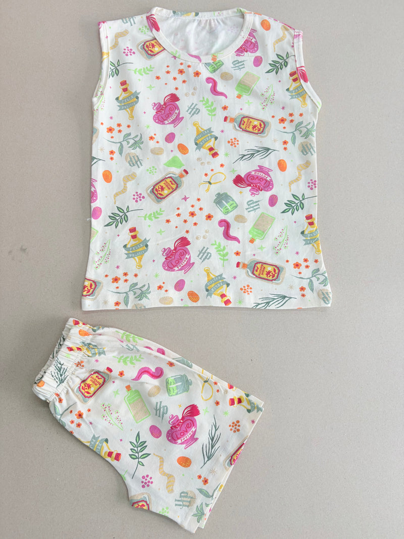 Toddlers with a magic potion print
- sleeveless co-ords