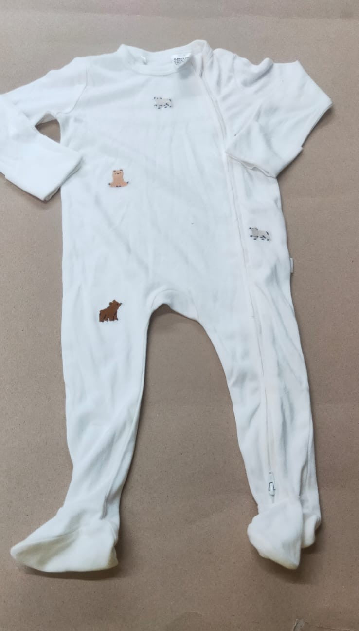 White 🐻 bear ( zipper) with shoe  baby high quality jumpsuit