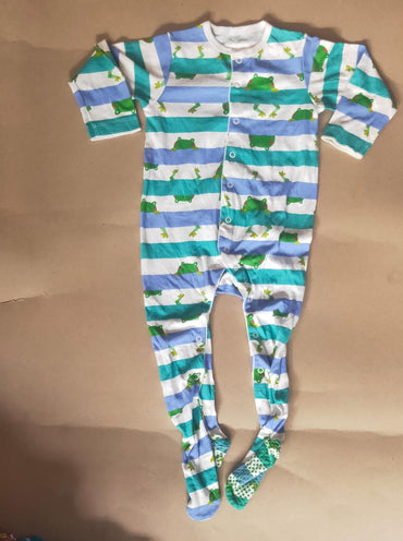 Green frogs 🐸🐸 with shoes (snap button)Baby high quality jumpsuit